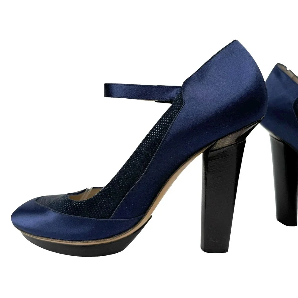 Nicholas Kirkwood High Heels EU 38 US 7.5 Navy Satin‎ Round Toe Italy Maryjane